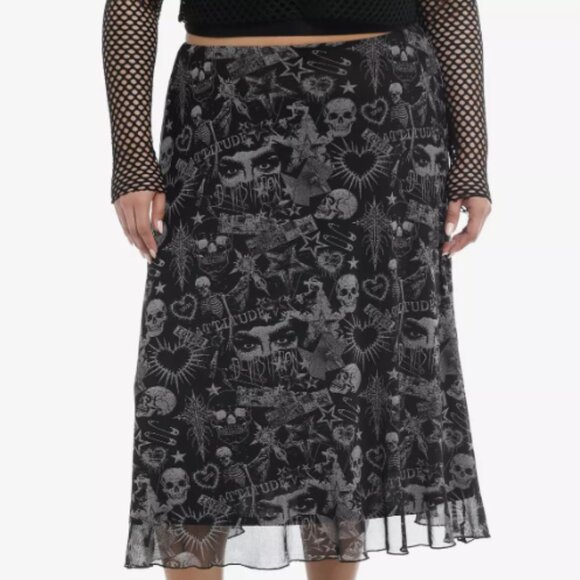 GOTH VAMPIRE BLACK GRAY SKULLS & SPIKED HEARTS MESH MIDI SKIRT XL - Picture 3 of 5